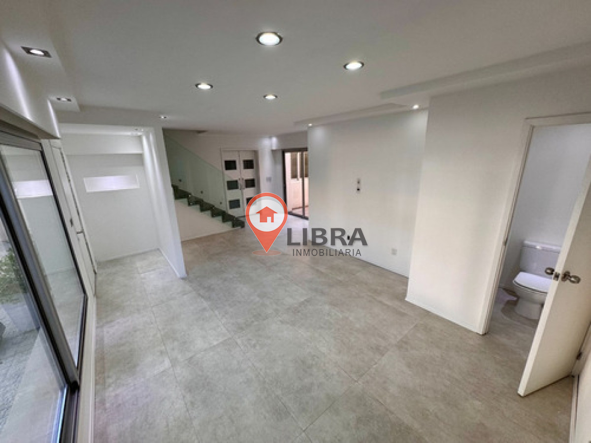 Casa ID.9866 - Alquiler Casa 3 Dormitorios Patio Garaje Pocitos Nuevo 