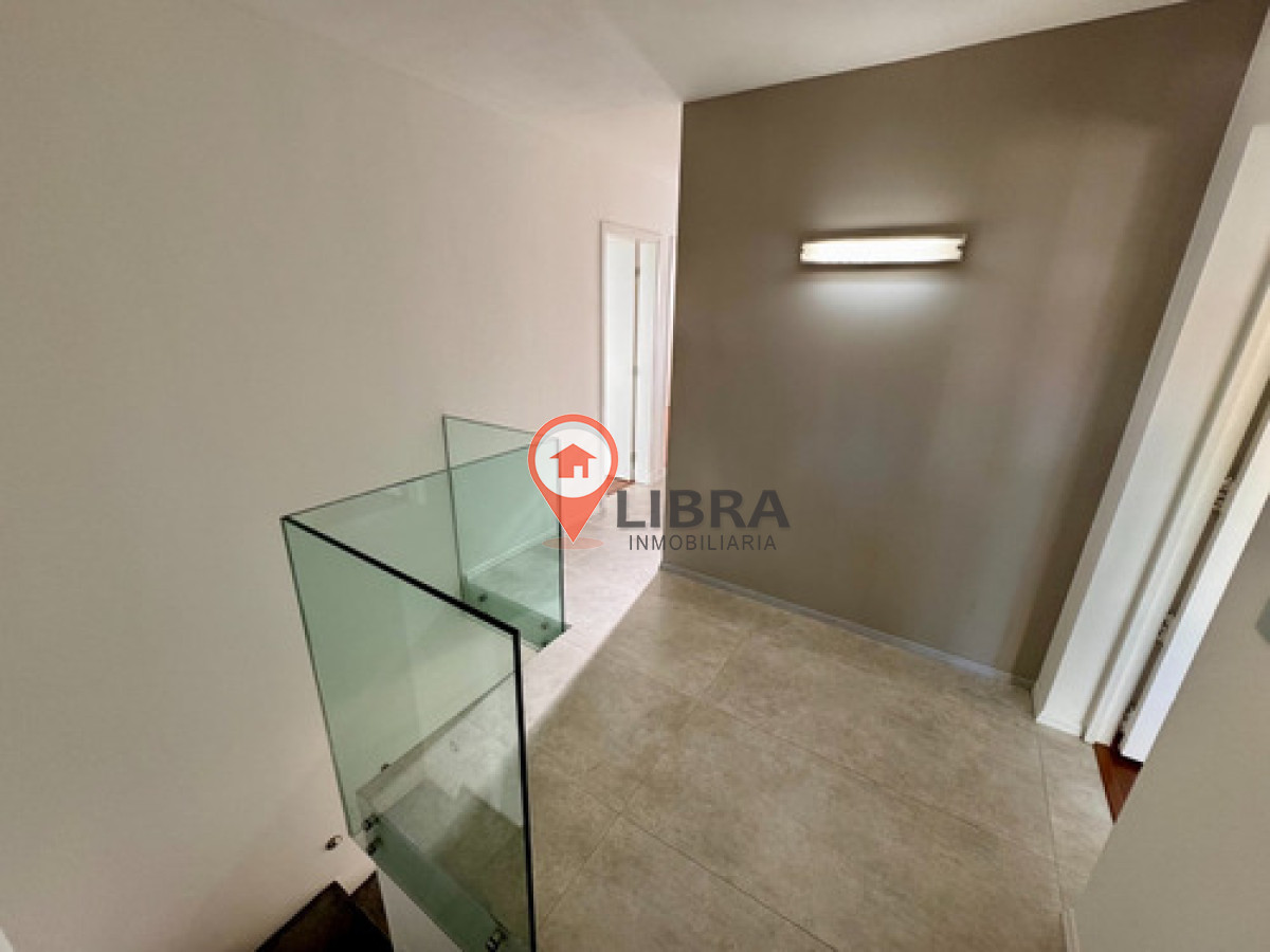 Casa ID.9866 - Alquiler Casa 3 Dormitorios Patio Garaje Pocitos Nuevo 