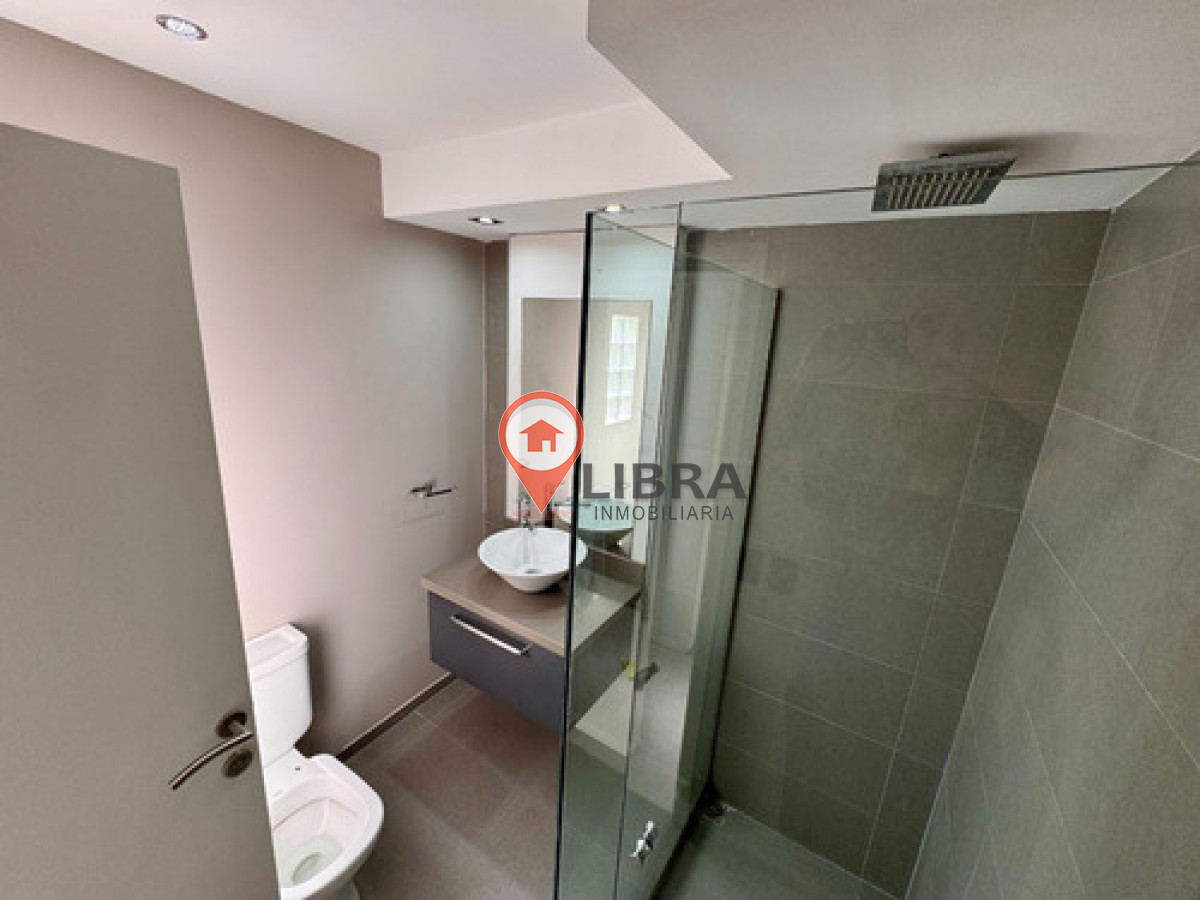 Casa ID.9866 - Alquiler Casa 3 Dormitorios Patio Garaje Pocitos Nuevo 