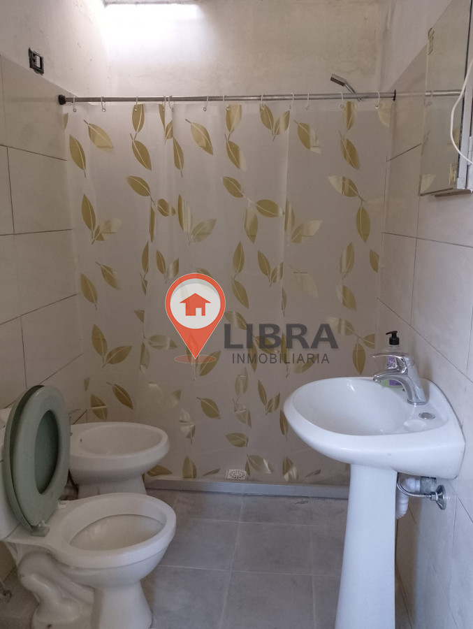 Casa ID.10050 - VENTA CASA EN PASO DE LAS DURANAS 2 DORMITORIOS 2 COCHERAS Y PARRILLERO!