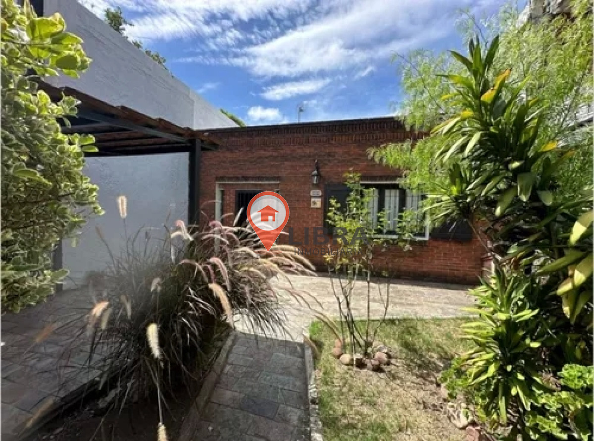 Casa ID.4426 - Venta Casa Para Vivienda O Local Muy Bien Ubicada