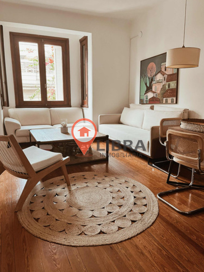 Casa ID.10134 - HERMOSA CASA EN ALQUILER EN POCITOS 2 DORMITORIOS, 2 BAÑOS Y GARAJE!