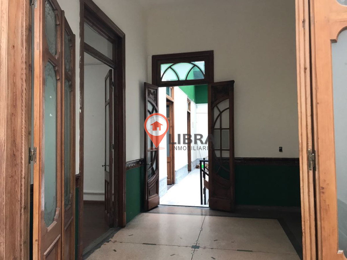 Casa ID.6763 - Venta Casa A Reciclar En Parque Rodó Para Vivienda O Empresa