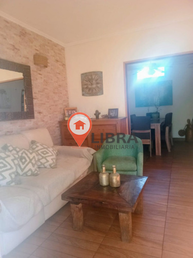 Casa ID.9677 - Hermosa Casa De 4 Dorm Cochera Jardín Terraza Parrillero