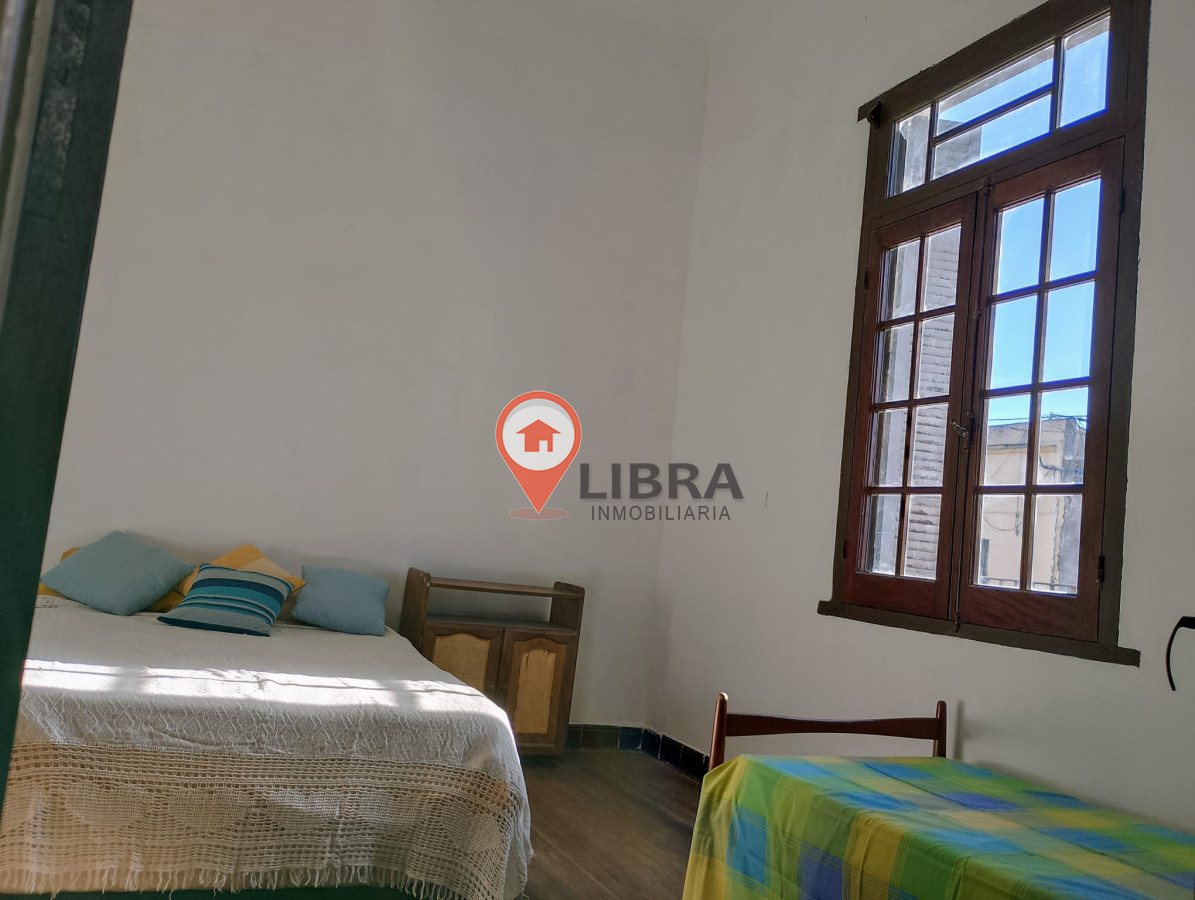 Casa ID.10050 - VENTA CASA EN PASO DE LAS DURANAS 2 DORMITORIOS 2 COCHERAS Y PARRILLERO!
