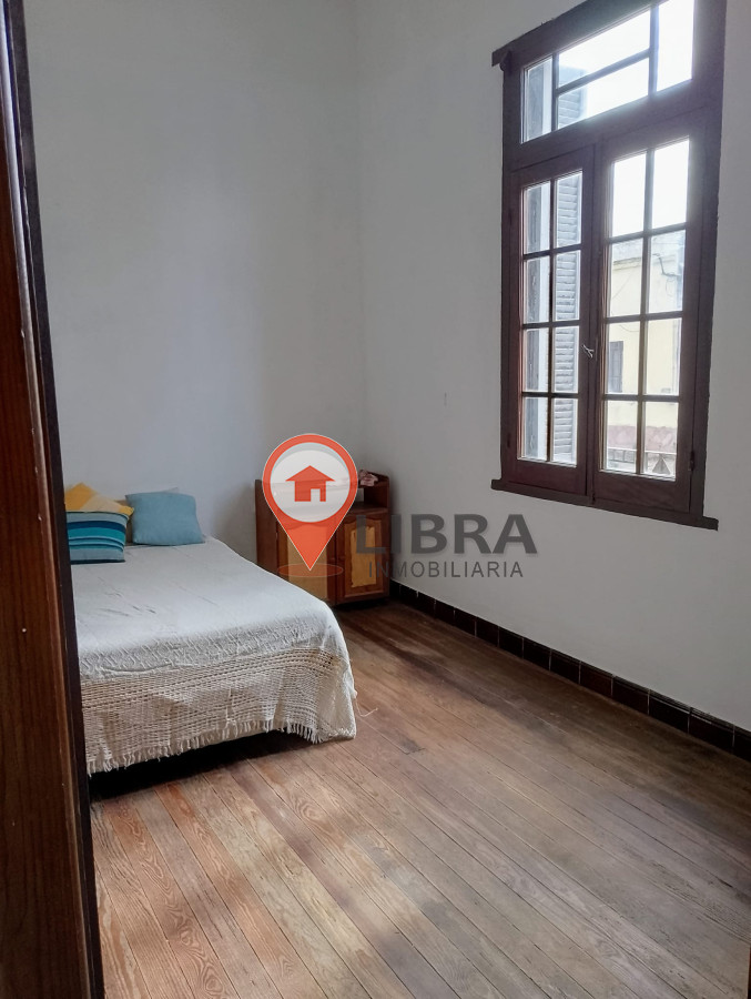 Casa ID.10050 - VENTA CASA EN PASO DE LAS DURANAS 2 DORMITORIOS 2 COCHERAS Y PARRILLERO!