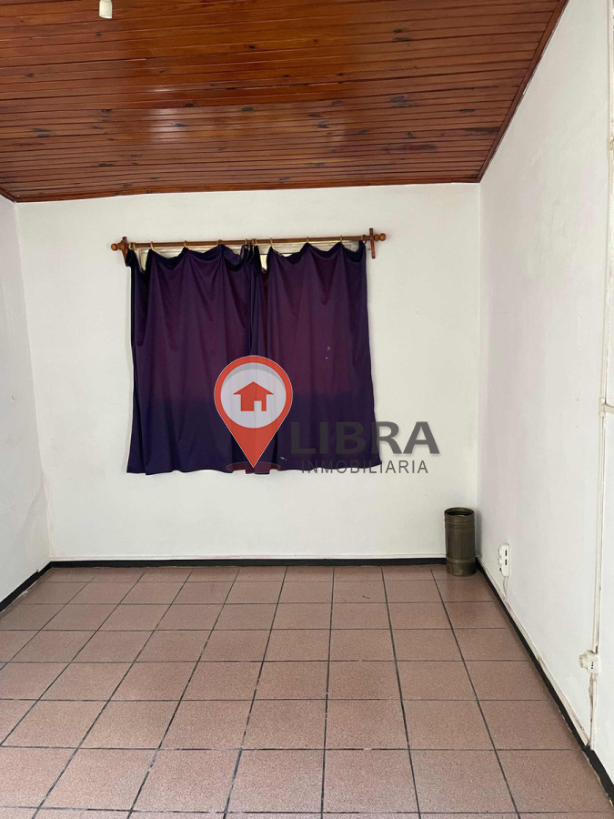 Casa ID.4481 - OPORTUNIDAD! HERMOSA CASA EN LA TEJA 3 DORMITORIOS Y COCHERA!