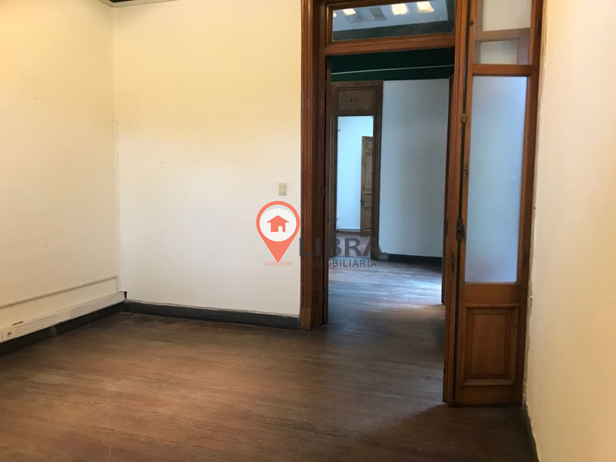 Casa ID.6763 - Venta Casa A Reciclar En Parque Rodó Para Vivienda O Empresa