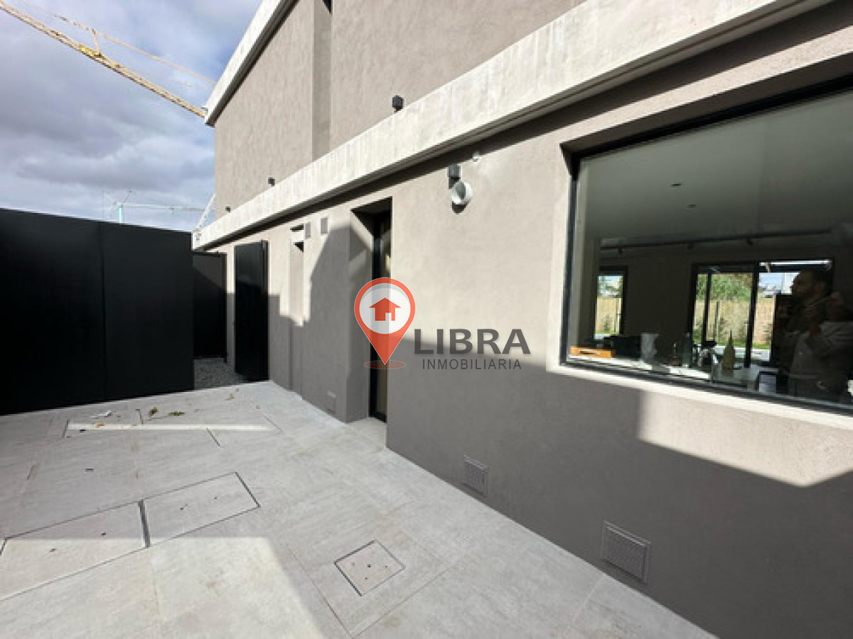 Casa ID.9038 - Alquiler Casa A Estrenar 3 Dormitorios Con Jardín Y Piscina En Carrasco Norte