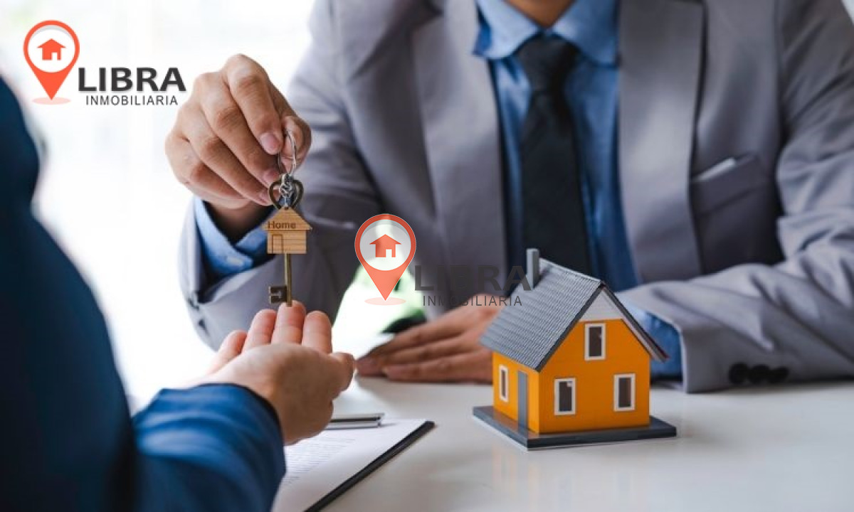 Casa ID.3722 - EXCELENTE PROPIEDAD EN POCITOS! 4 DORMITORIOS 2 BAÑOS Y GARAJE!