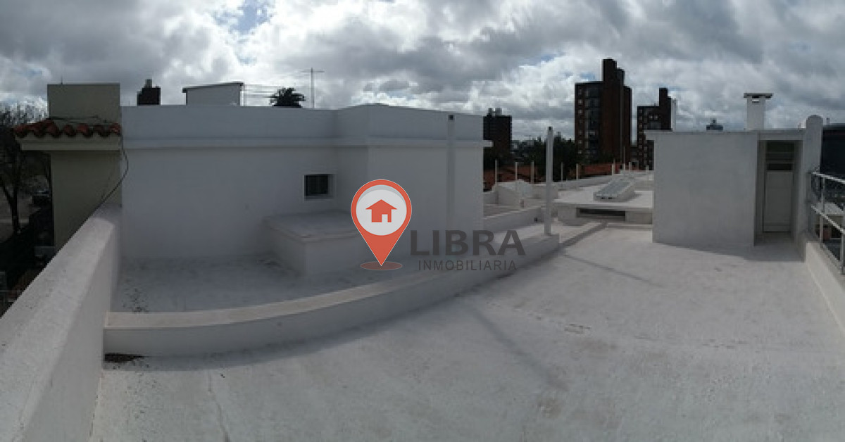 Casa ID.9226 - Alquiler Casa En Buceo 2 Dormitorio Como Nueva Con Cochera