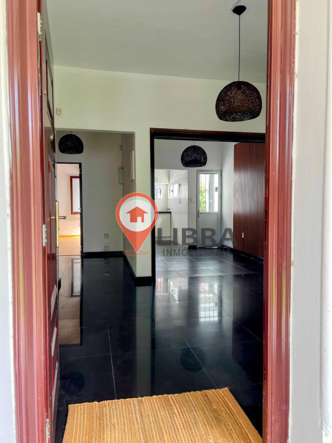 Casa ID.7327 - Hermosa Casa De 2 Dorm, Cochera, Parrillero, Barbacoa En Malvin