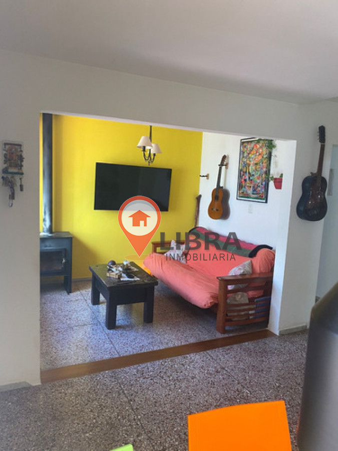 Casa ID.3686 - Encantadora Casa en Venta en Villa Española 2 dormitorios, 2 baños y garaje 3 autos!