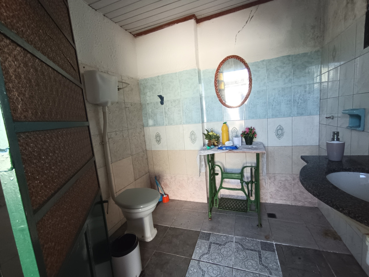 Casa ID.13104 - Venta Casa 3 Dormitorios Con Gran Terreno de 904 M2 Barbacoa Y Cochera Para 6 Autos En Belvedere