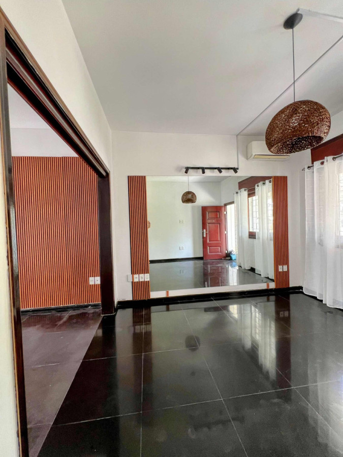 Casa ID.7327 - Hermosa Casa De 2 Dorm, Cochera, Parrillero, Barbacoa En Malvin