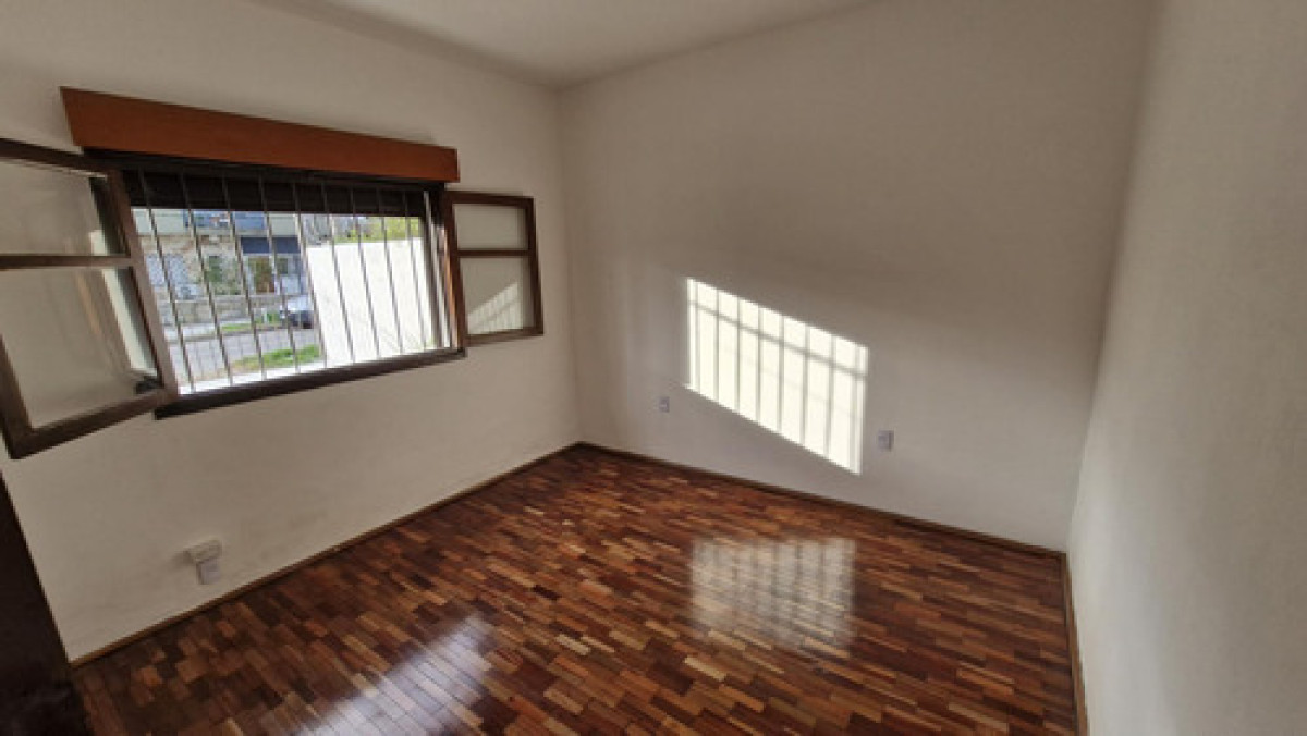 Casa ID.10713 - Alquiler Casa 2 Dormitorios Frente y Fondo En Parque Batlle