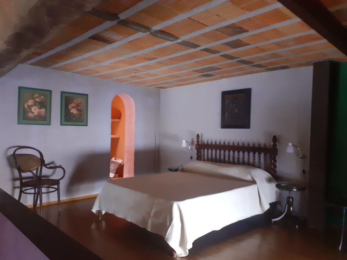 Casa ID.5451 - Venta Casa Esquina De Época Céntrica Montevideo 1 Dormitorio