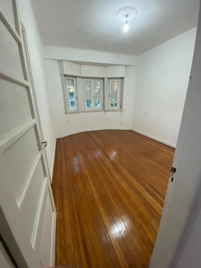 Casa ID.10821 - Oportunidad en Pocitos! Casa En Alquiler 3 Dormitorios, Balcón, Mascotas Bienvenidas!