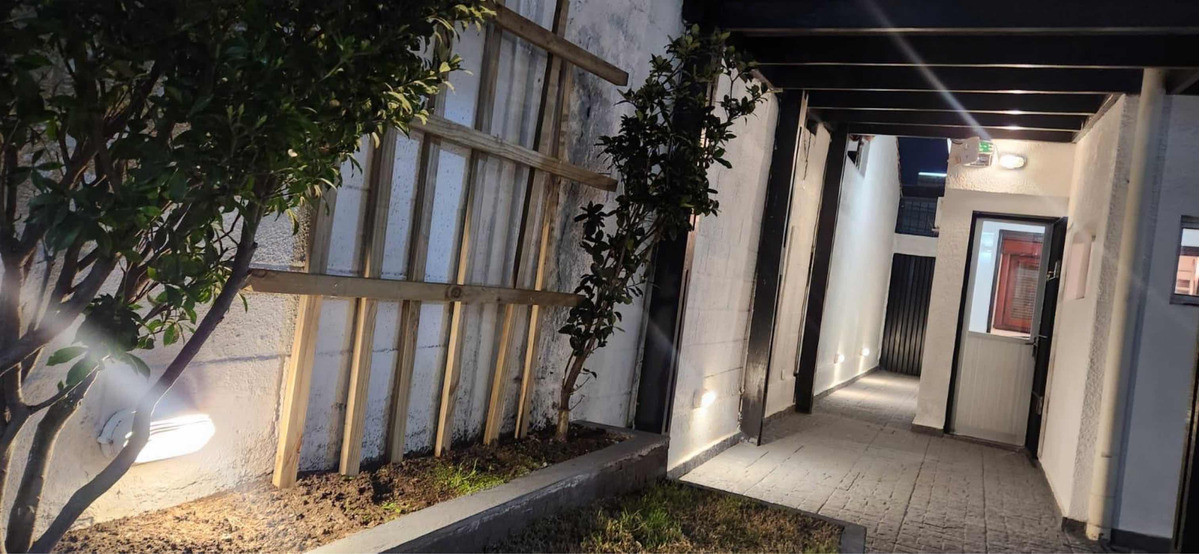 Casa ID.7327 - Hermosa Casa De 2 Dorm, Cochera, Parrillero, Barbacoa En Malvin