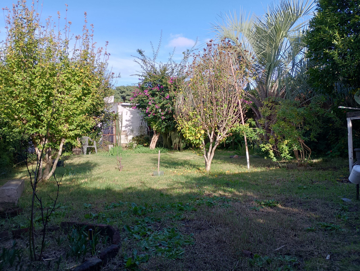 Casa ID.10098 - Venta Casa En Paso De Las Duranas, 2 Dormitorios, 2 Cocheras, Patio Y Parrillero!!!