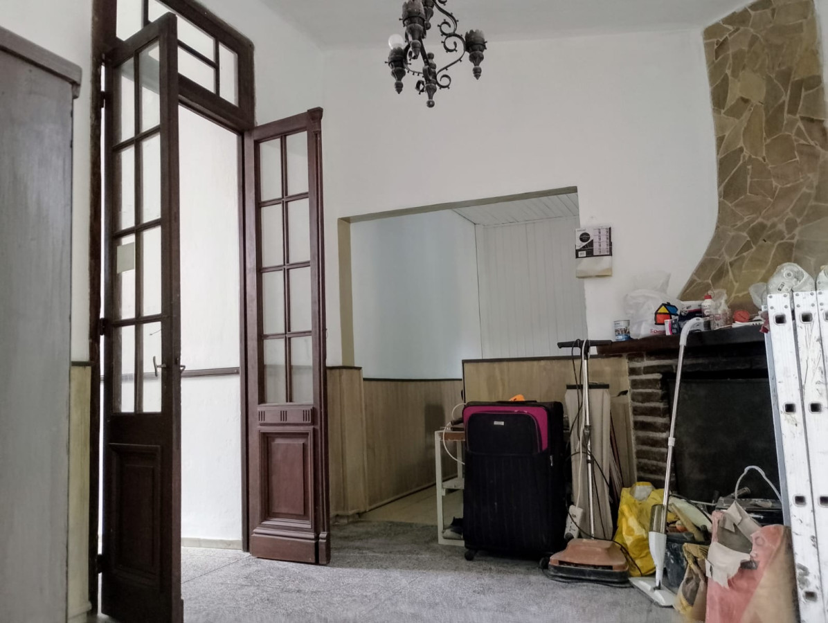 Casa ID.10098 - Venta Casa En Paso De Las Duranas, 2 Dormitorios, 2 Cocheras, Patio Y Parrillero!!!