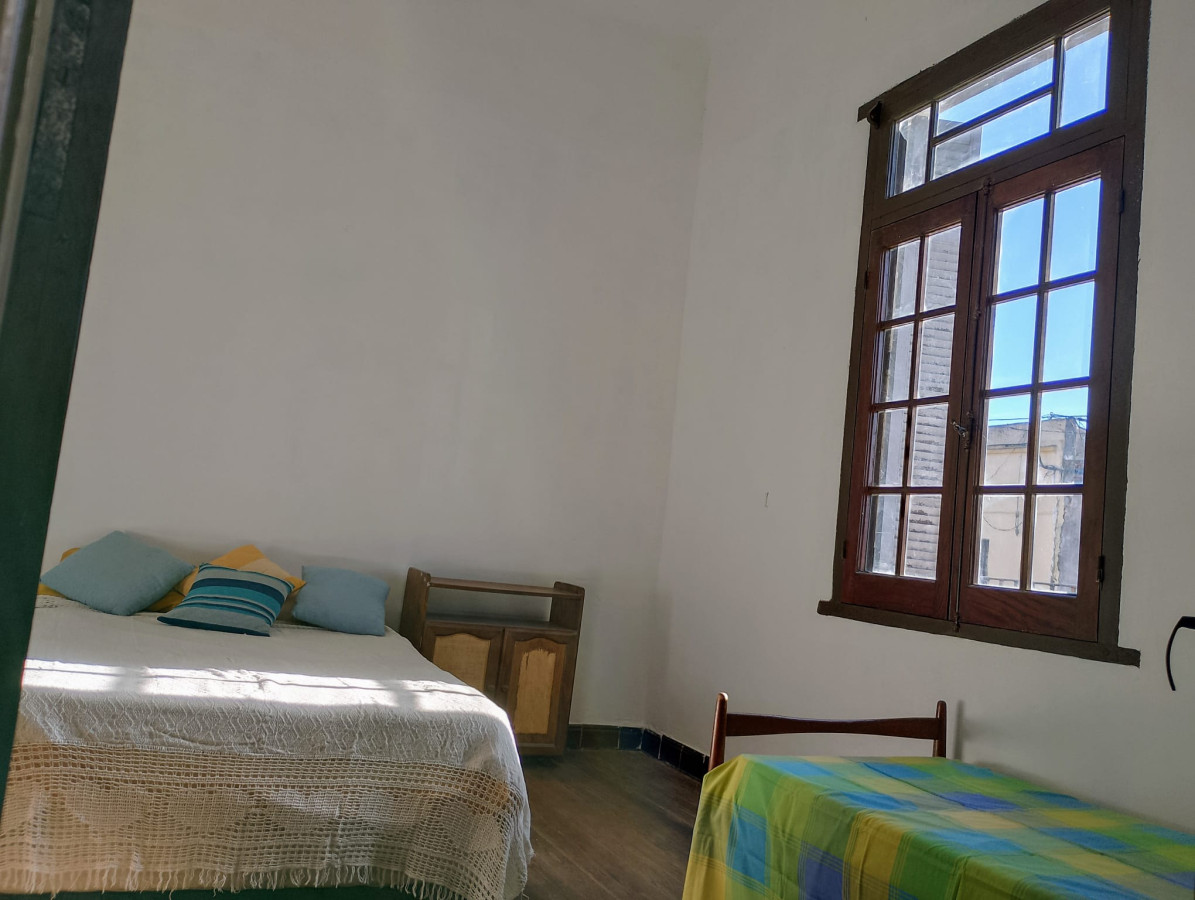 Casa ID.10098 - Venta Casa En Paso De Las Duranas, 2 Dormitorios, 2 Cocheras, Patio Y Parrillero!!!