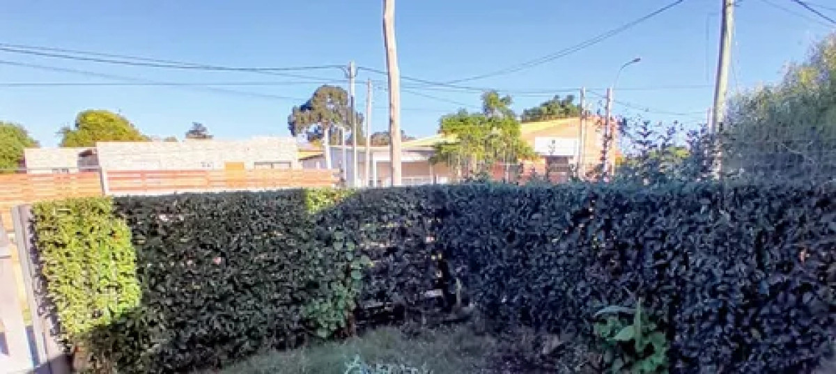 Casa ID.10714 - Venta Casa De 3 Dormitorios Con Cochera En Salinas 