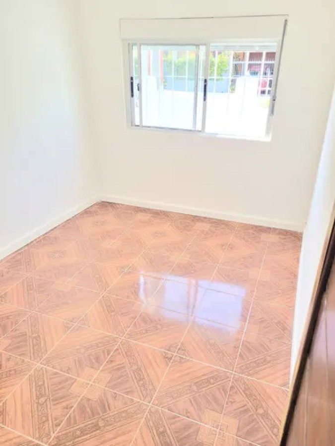 Casa ID.10953 - Casa En Al quiler En La Blanqueada, 4 Dormitorios Y Patio