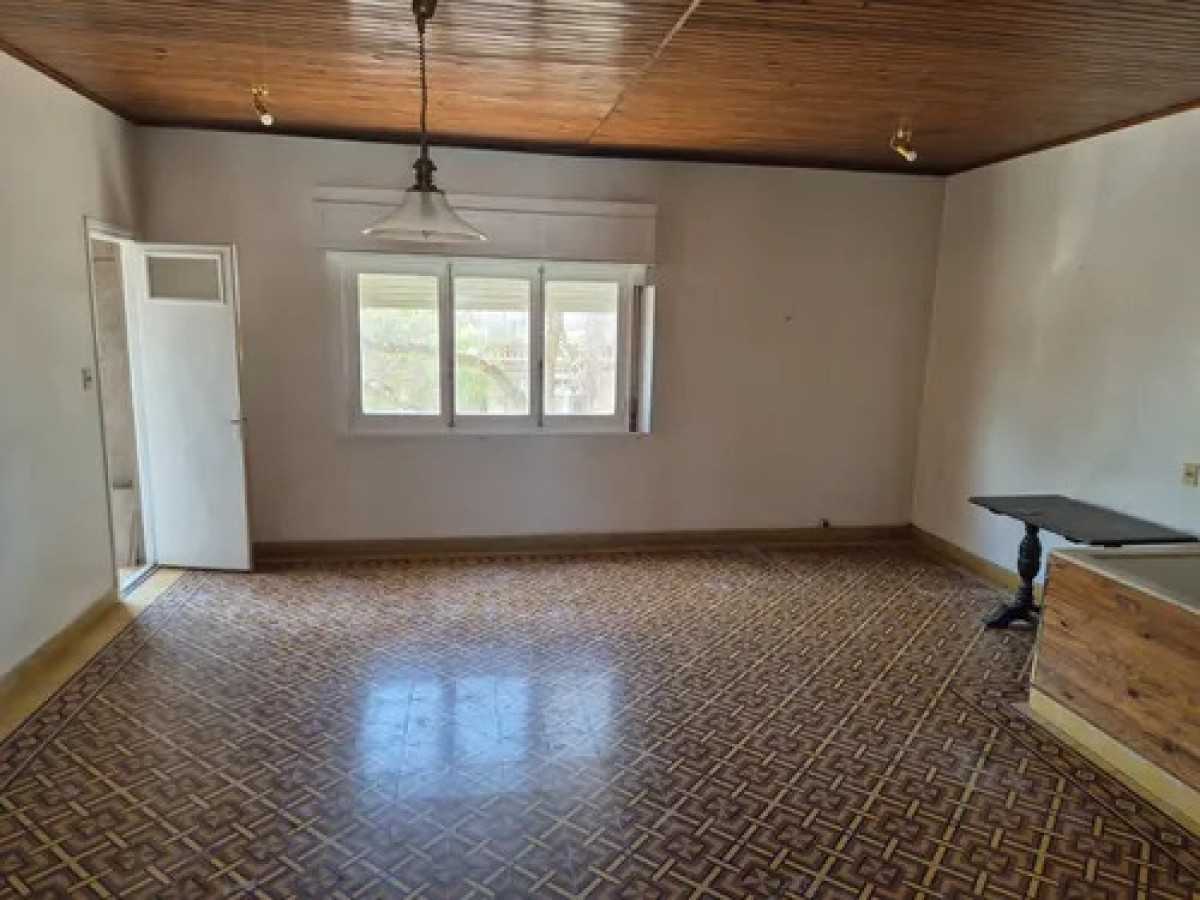 Casa ID.11060 - Alquiler Casa De Altos 2 Dormitorios Parrillero En Brazo Oriental