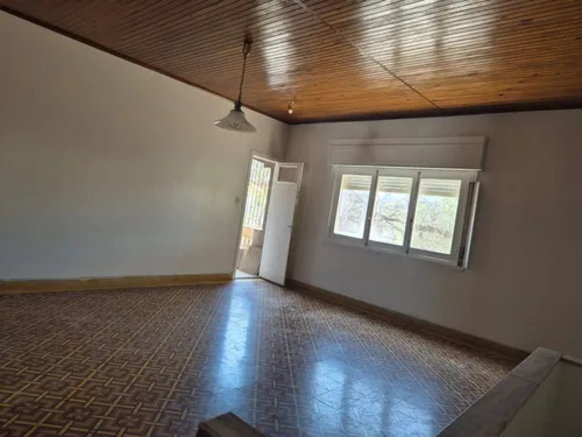 Casa ID.11060 - Alquiler Casa De Altos 2 Dormitorios Parrillero En Brazo Oriental