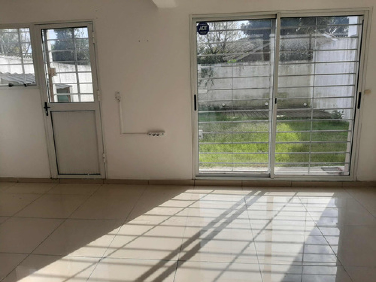 Casa ID.11491 - ALQUILER DE HERMOSA CASA DE DOS PLANTAS CON TRES DORMITORIOS EN SHANGRILÁ CANELONES