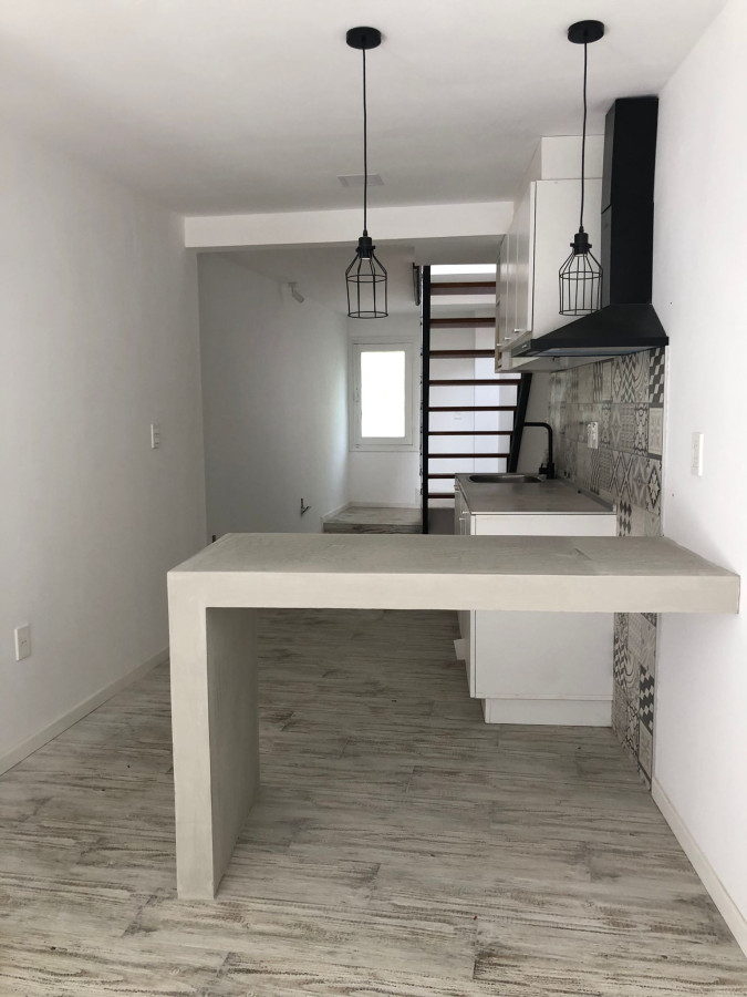 Casa ID.11627 - Alquiler De Casa 1 Dormitorio Impecable En Punta Gorda 