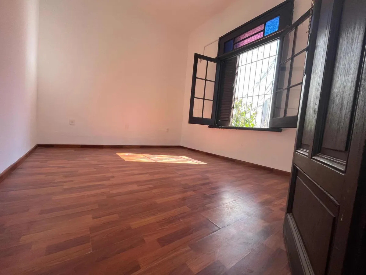 Casa ID.11668 - VENTA CASA EN CORDÓN 4 DORMITORIOS Y GARAJE