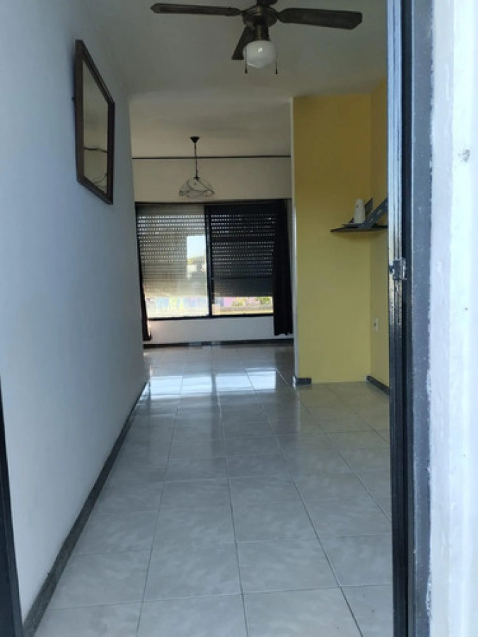 Casa ID.11847 - Alquiler De Casa 2 Dormitorios Con Cochera Excelente En Jardines De El Hipodromo 