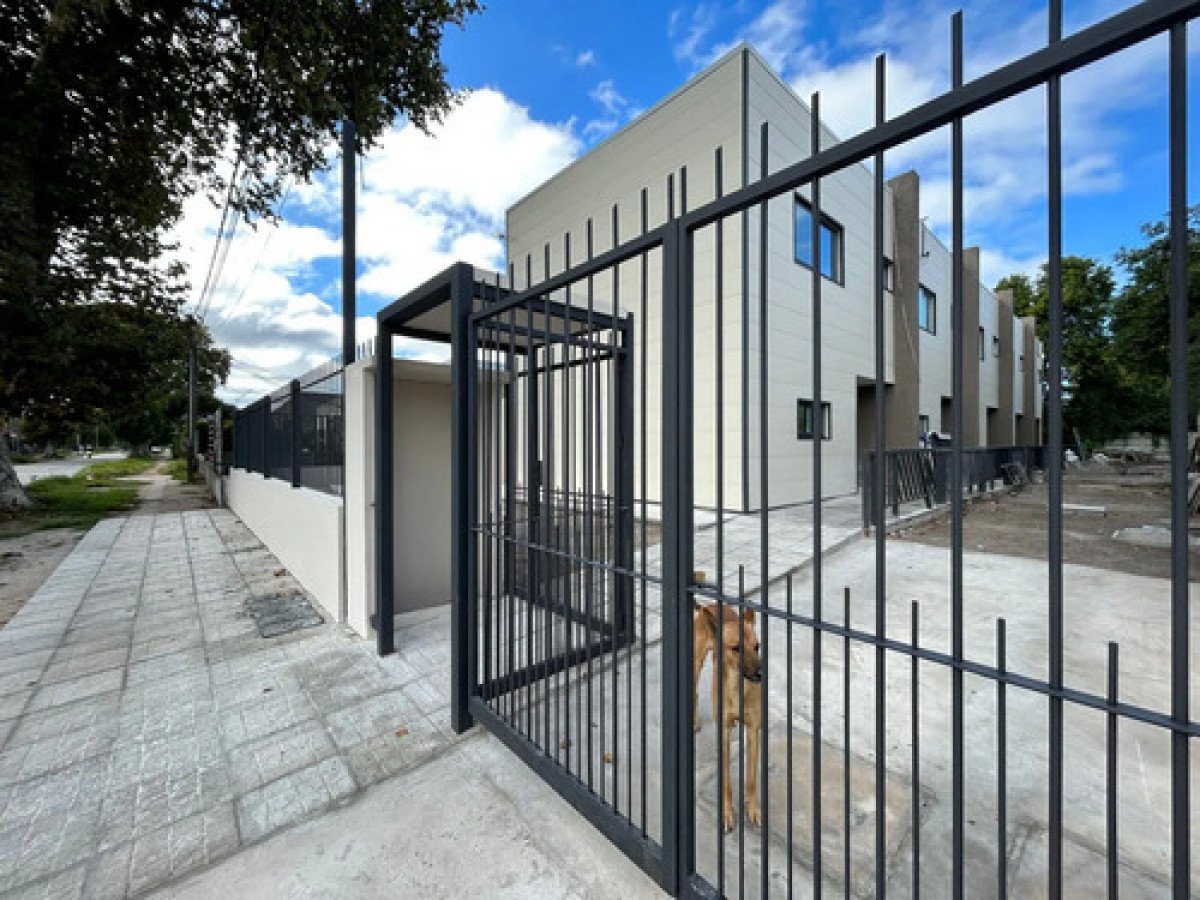 Casa ID.12250 - Alquiler Casa A Estrenar 2 Dormitorios Cochera Malvin Norte