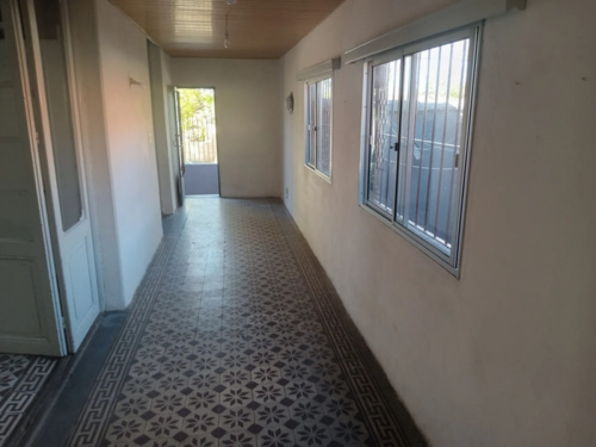 Casa ID.12412 - Alquiler De Casa 2 Dormitorios Patio Sin Gastos En Cerrito