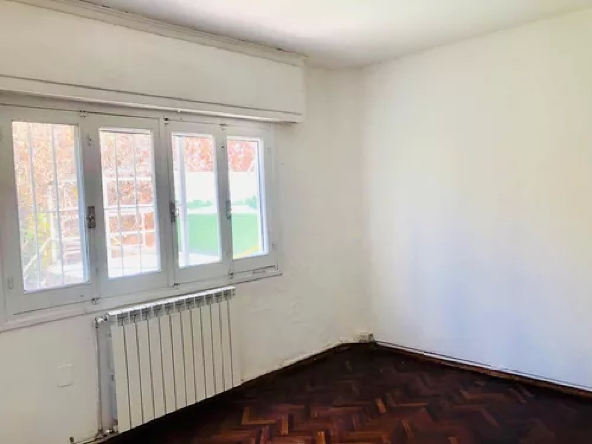 Casa ID.12515 - Venta Casa Amplia De 5 Dormitorios 4 Baños Garaje Punta Carretas 