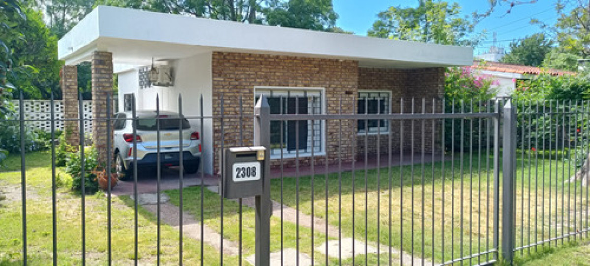Casa ID.12691 - Alquiler Casa De 2 Dormitorios Cochera Sin Gastos Comunes En Carrasco