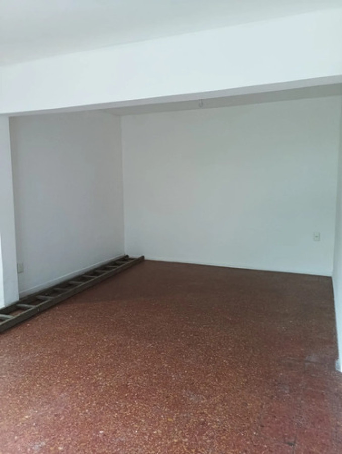 Casa ID.12899 - Alquiler Casa 2 Dormitorios 2 Baños Patio Y Parrillero Muy Luminosa Sin Gastos En Brazo Oriental