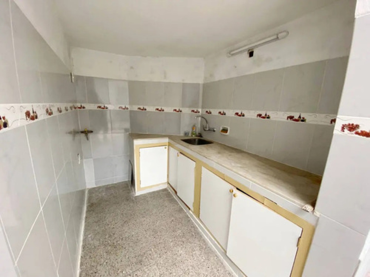 Casa ID.12988 - Venta Casa Amplia Con Renta 5 Dormitorios 2 Baños Bella Vista