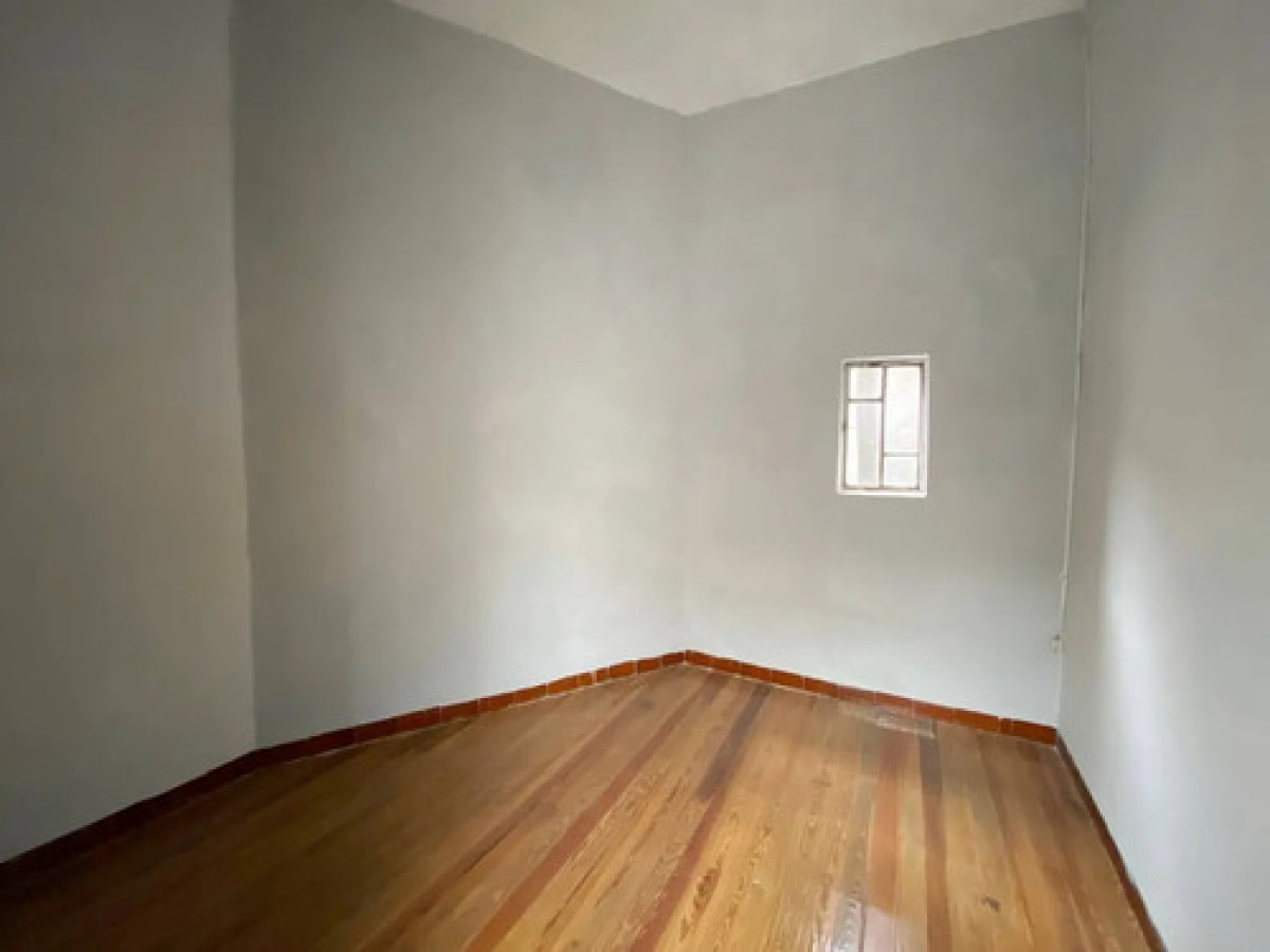 Casa ID.12988 - Venta Casa Amplia Con Renta 5 Dormitorios 2 Baños Bella Vista