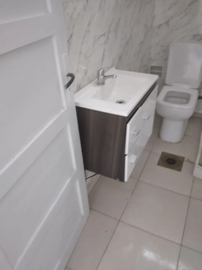 Casa ID.13066 - Alquiler Casa 1 Dormitorio Luminosa Sin Gastos Comunes En Brazo Oriental