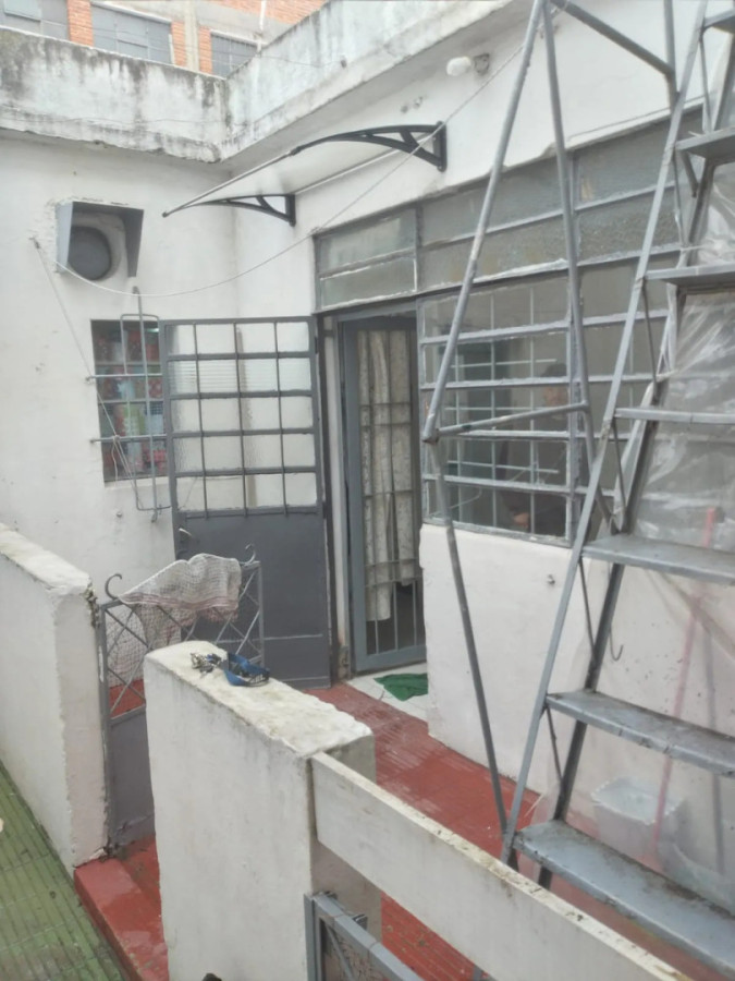 Casa ID.13066 - Alquiler Casa 1 Dormitorio Luminosa Sin Gastos Comunes En Brazo Oriental