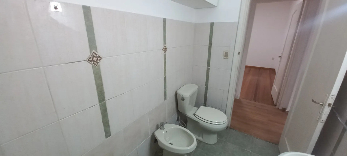 Casa ID.13129 - Alquiler Casa De 2 Dormitorios Patio Con Cochera Al Frente Sin Gastos Comunes En Buceo