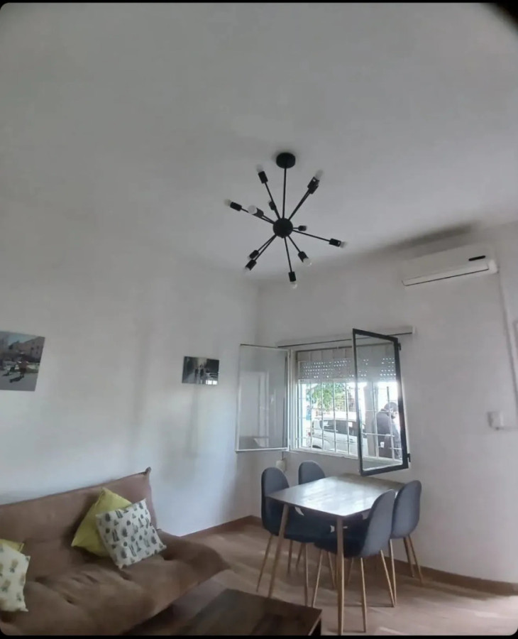 Casa ID.12806 - Alquiler De Casa 1 Dormitorio Con Patio Al Frente Sin Gastos Comunes En Aires Puros