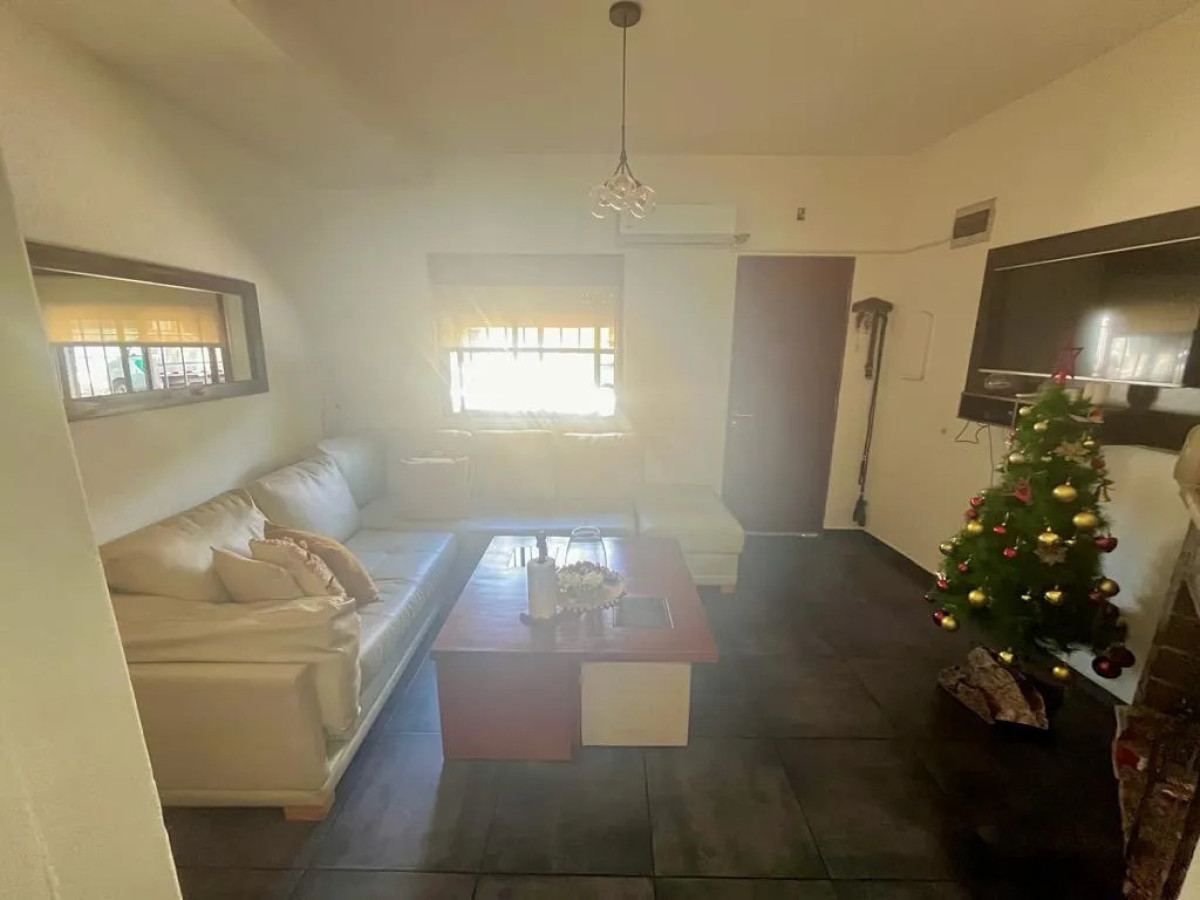 Casa ID.13274 - Alquiler Casa Dúplex 3 Dormitorios Patio Con Parrillero Sin Gastos Comunes En Goes