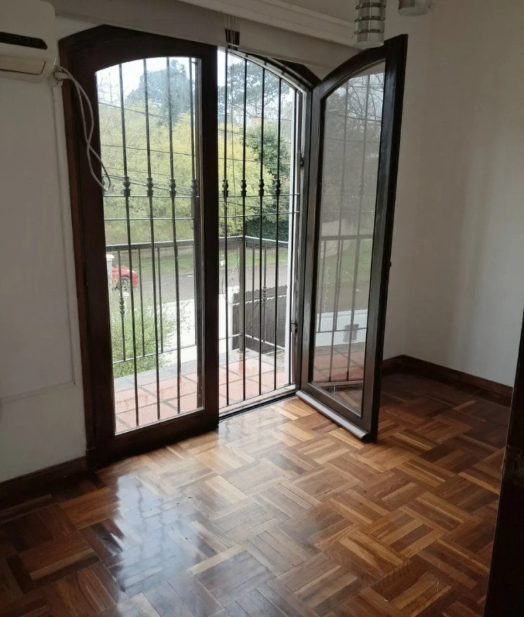 Casa ID.13303 - Alquiler Casa 3 Dormitorios 2 Baños Patio Parrillero Cochera Sin Gastos Comunes En Carrasco