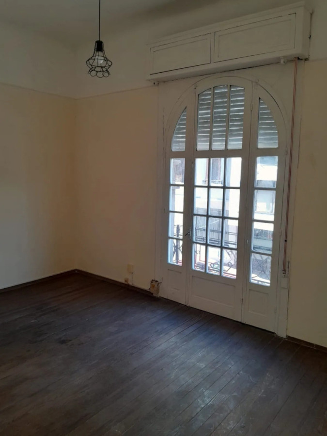 Casa ID.12638 - Alquiler Casa PH En Pleno Centro 4 Dormitorios 2 Baños