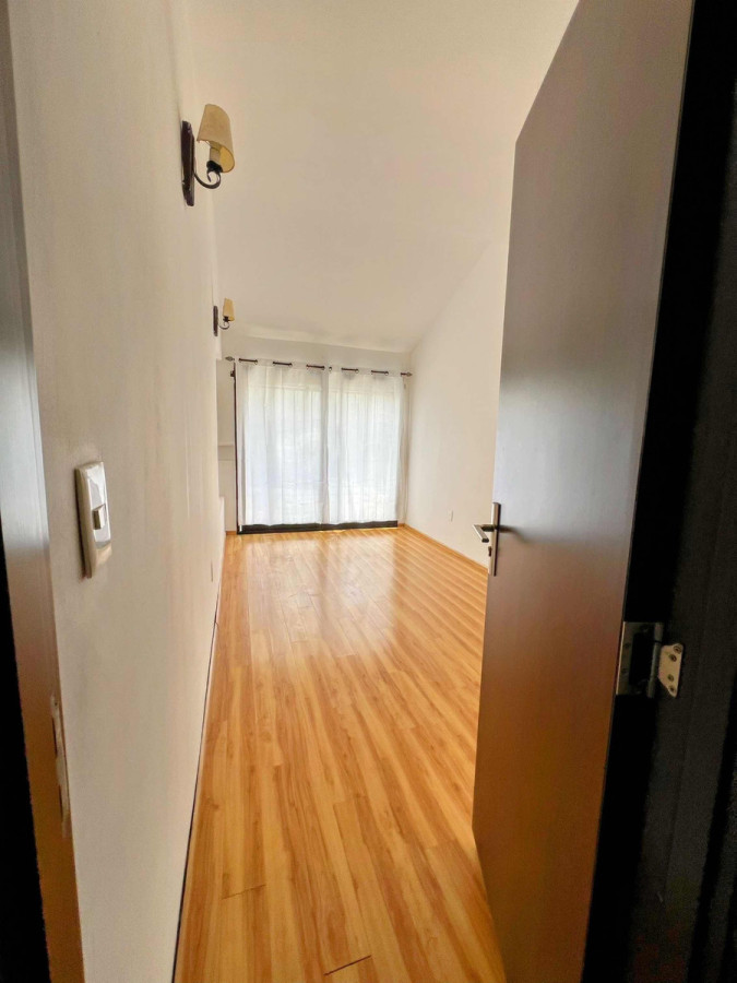 Casa ID.7327 - Hermosa Casa De 2 Dorm, Cochera, Parrillero, Barbacoa En Malvin