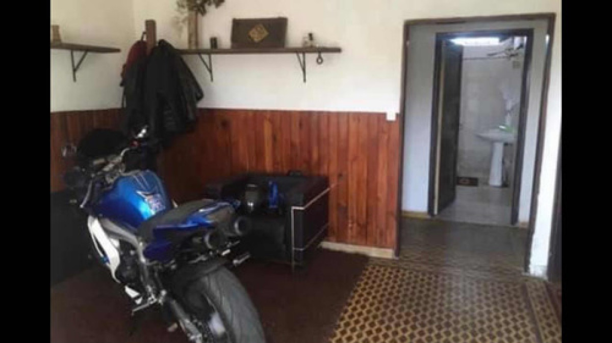 Casa ID.8925 - Venta Casa Con Renta 2 Dormitorios Patio Parrillero Garage En Colón